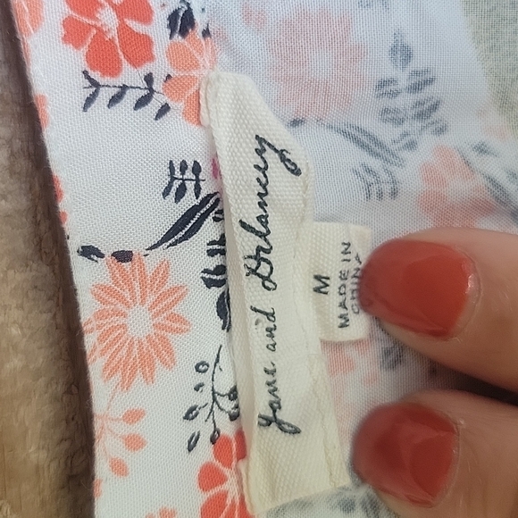 Jane and Delancey Floral Tiger Print Tie Front Top Size Medium - Picture 3 of 5